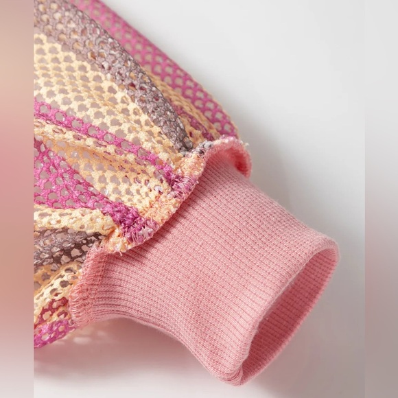 NWT Women’s Striped Mesh Sleeve Patchwork Exposed Seam Top Sweatshirt Medium - Picture 4 of 8